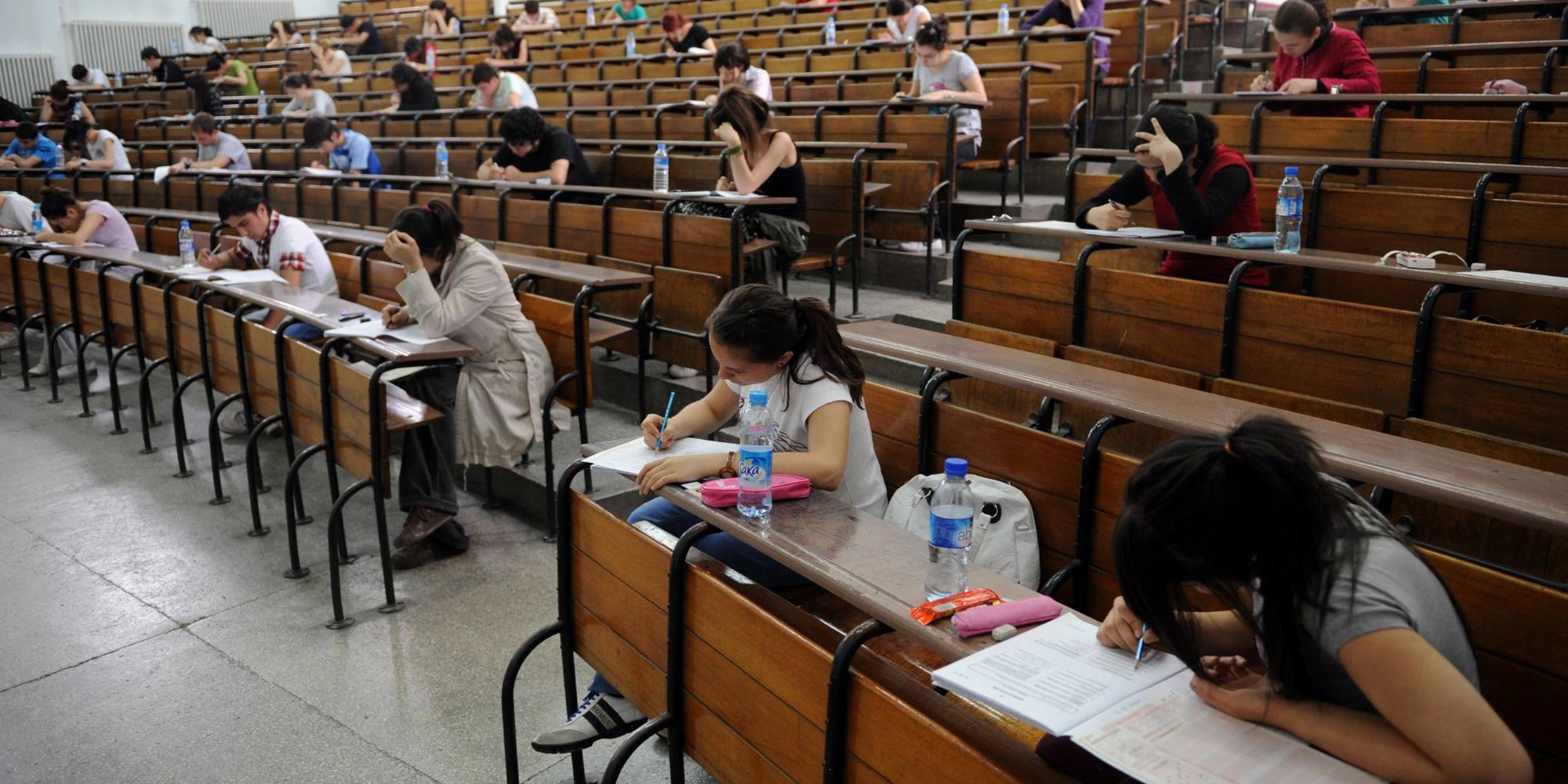 her yil sinav sektorune 10 milyar dolar para akiyor jMsucvg9