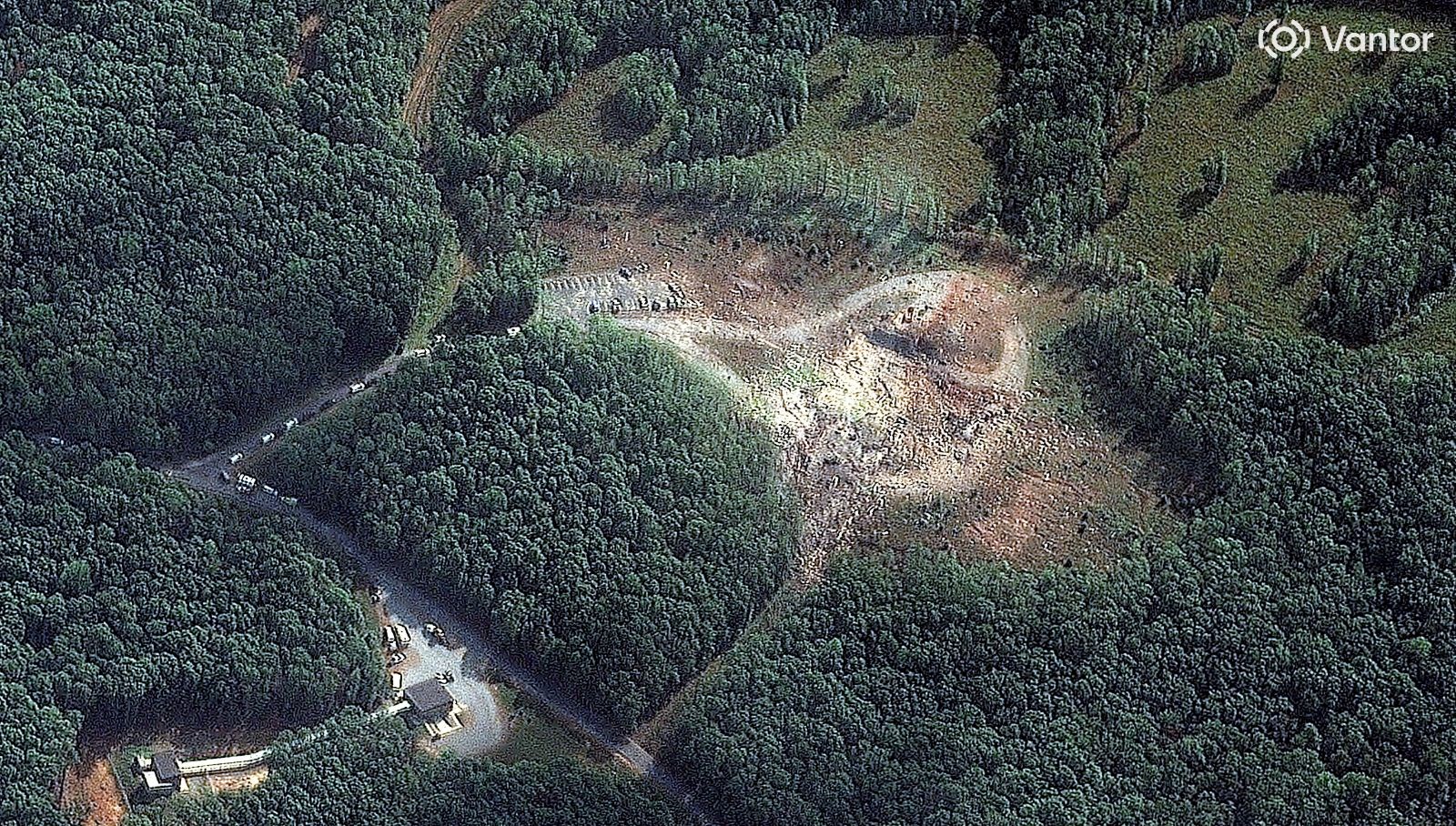 16 kisi oldu bina yok oldu abddeki patlamanin boyutu uydu goruntulerinde lg6ibyMv.jpg