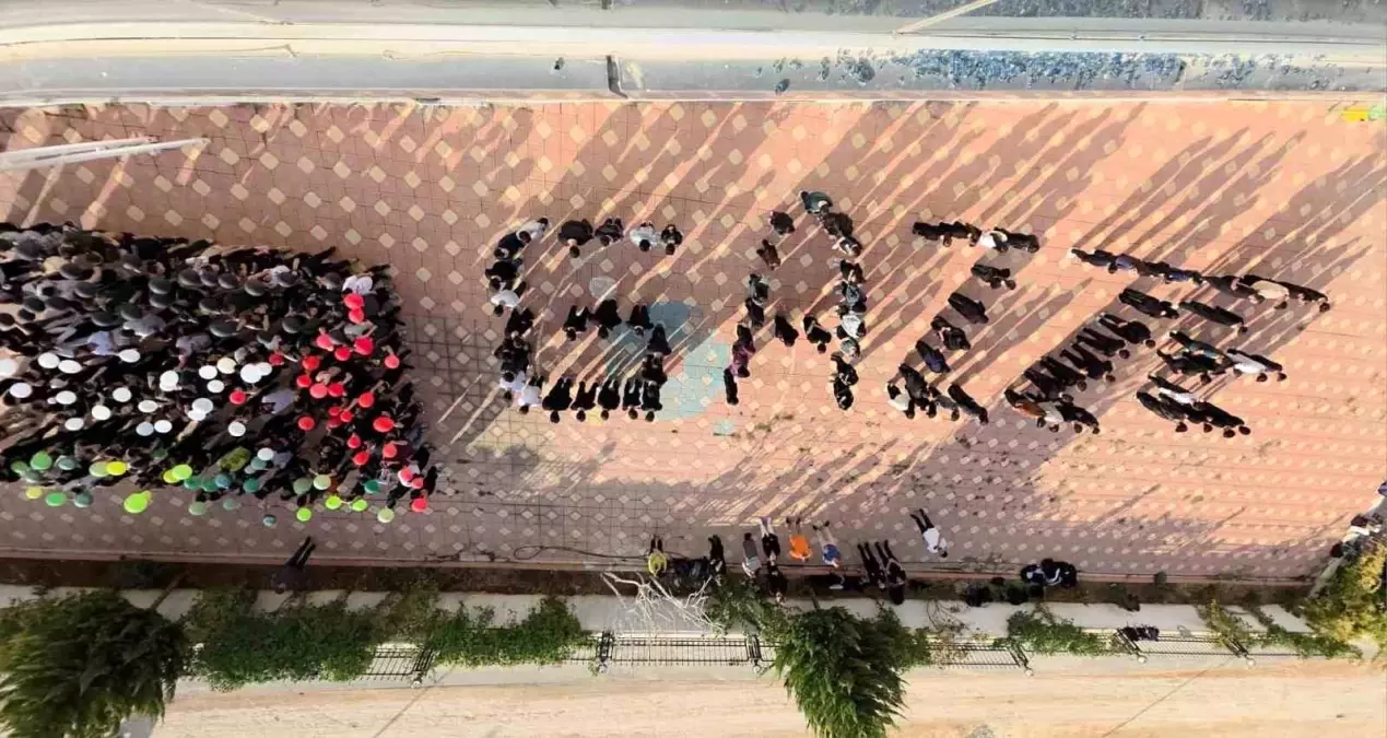 adiyaman doga kolejinden filistine destek koreografisi bejyrqWS