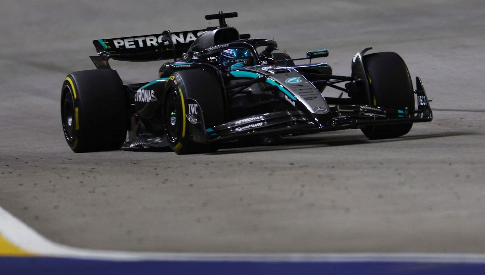 formula 1 singapur gpsinde kazanan george russell Nxm4JibK