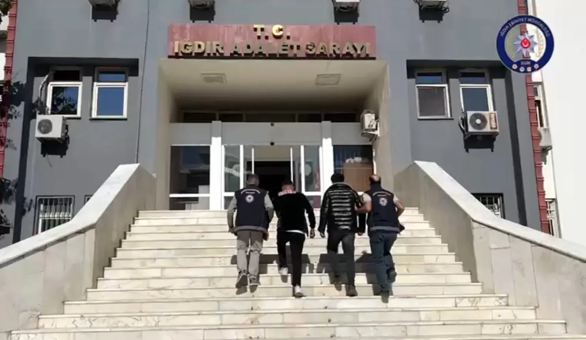 igdirda duzensiz gocmen operasyonu 10 afgan yakalandi LG9WPj5u.jpg