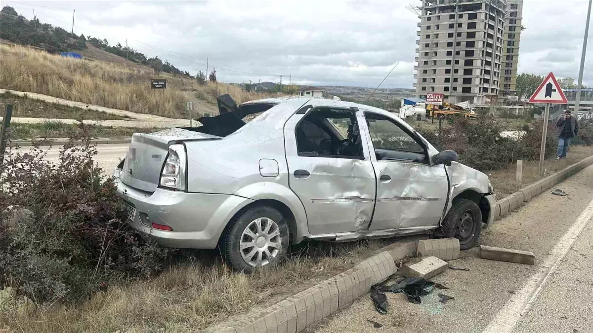 kastamonuda takla atan otomobilde 2 yarali I2UJ9bu1.jpg