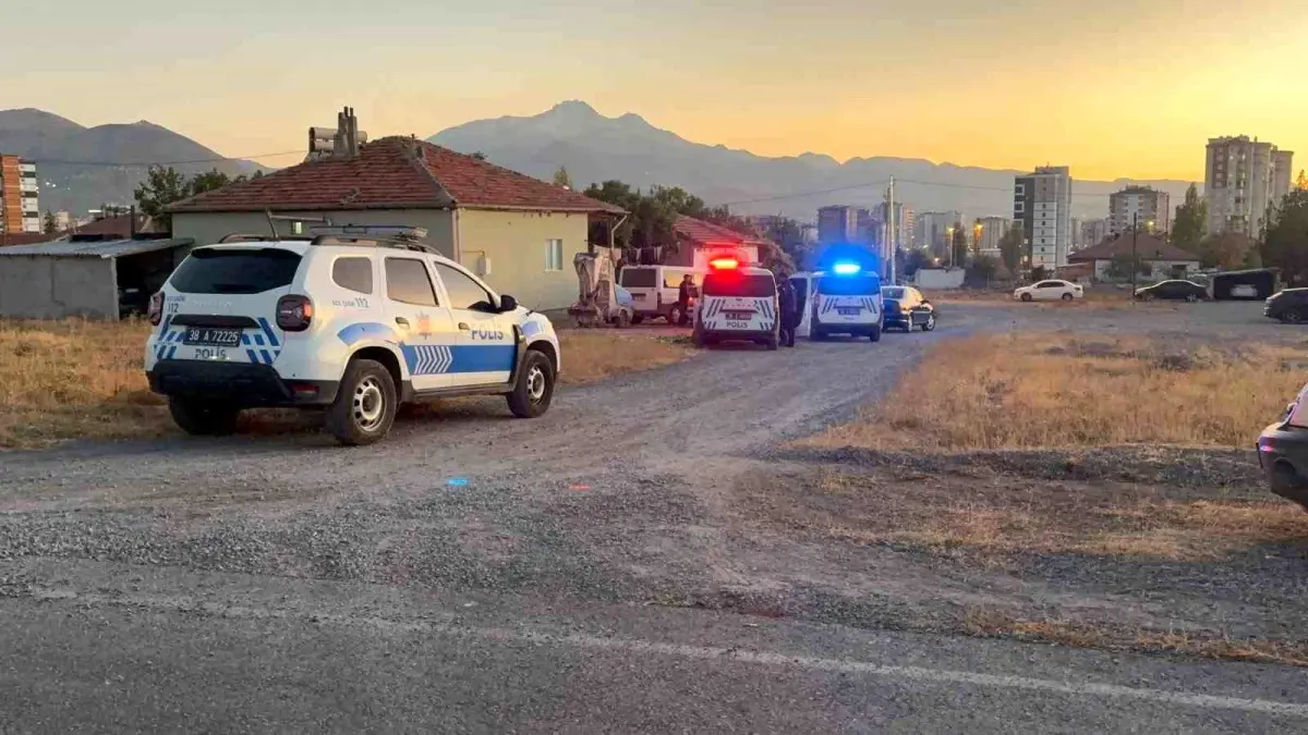 kayseride baba ve ogul tufekle yaralandi ZuaE8RiK