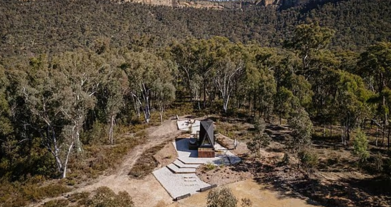 ormanin icindeki bu ev herkes merak ediyor oldukca esrarengiz mC96ObOI.jpg