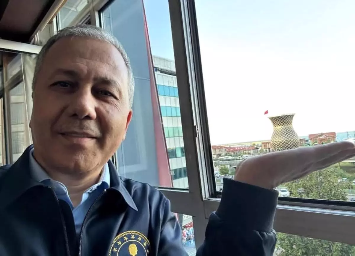 yerlikaya da akima uydu dev bardakla poz verdi 8NyszP19.jpg