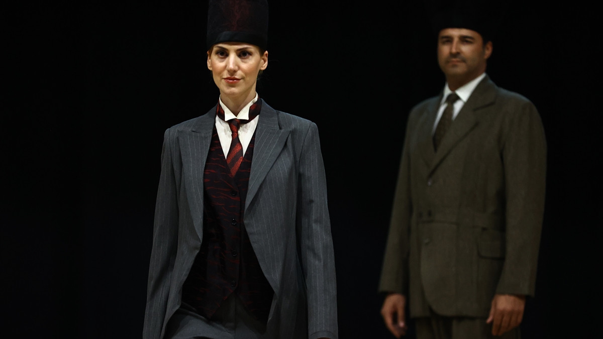 ankarada ataturk kiyafetleri defilesi duzenlendi qfMhqXtL.jpg