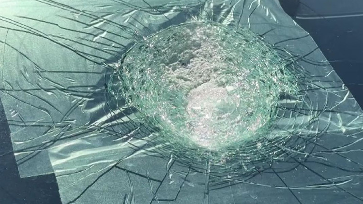 otobanda giden teslaya goktasi mi carpti yCVBQdwl.jpg