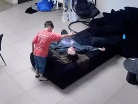 8 Yaşındaki Çocuk, Annesini Hayata Döndürdü