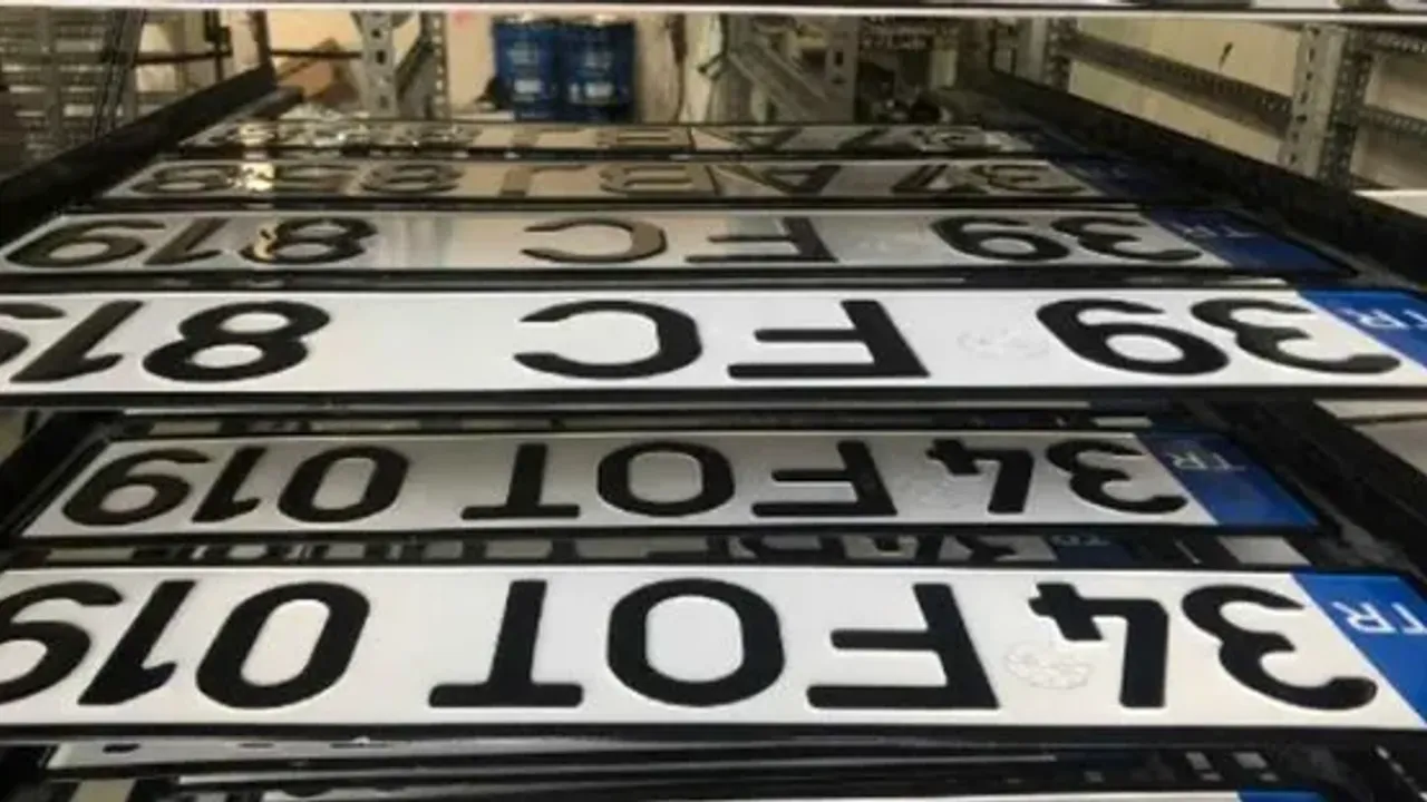 Standart Dışı Plaka Denetimlerinde 1 Nisan’a Kadar Ceza Kesilmeyecek