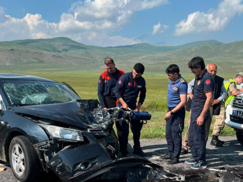 Can pazari yasandi minibus ile otomobil carpisti 7 kisi yaralandi f2ukEZOS